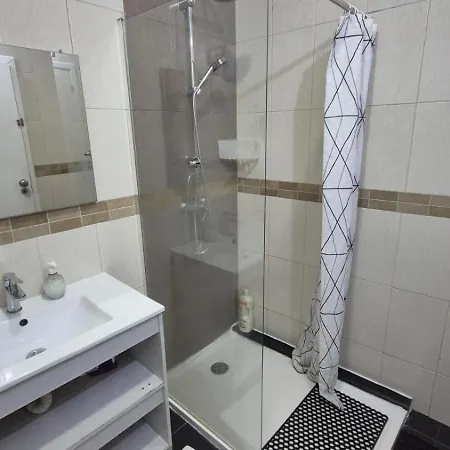 Quarto em Acomodações Particulares Visita Int *