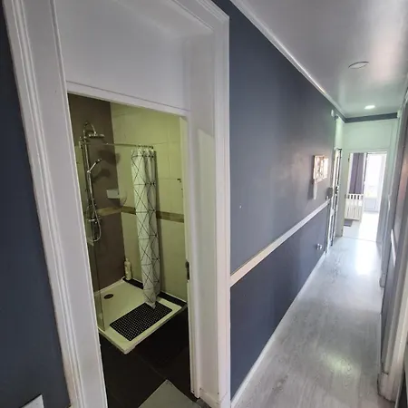 Quarto em Acomodações Particulares Visita Int *