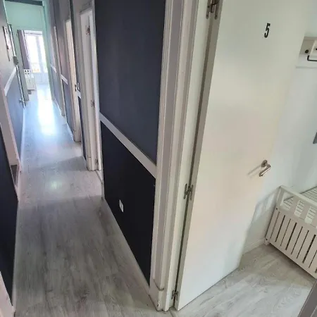Quarto em Acomodações Particulares Visita Int
